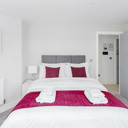 Roomspace Serviced Apartments- Walpole Court Илинг Экстерьер фото