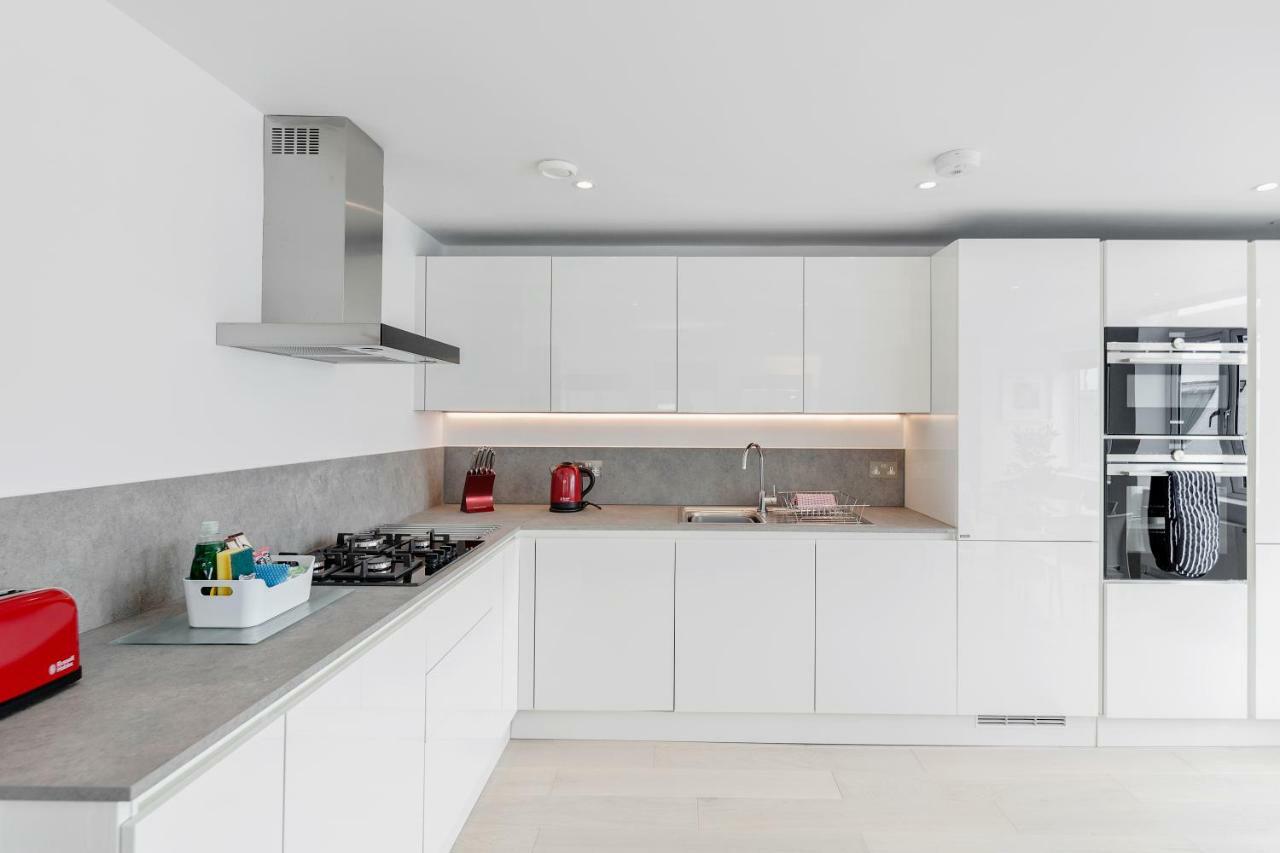 Roomspace Serviced Apartments- Walpole Court Илинг Экстерьер фото
