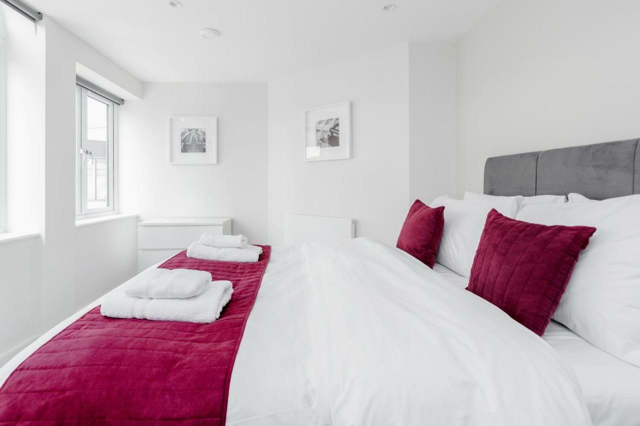 Roomspace Serviced Apartments- Walpole Court Илинг Экстерьер фото